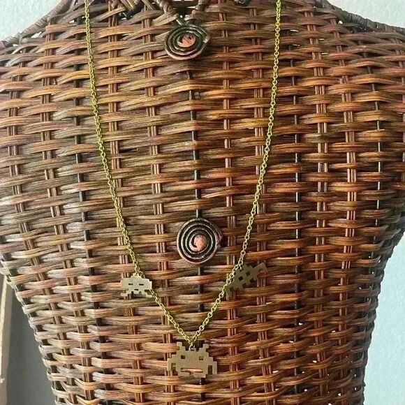 PAC man Figurine Gold tone necklace by MAFIA - Picture 2 of 3